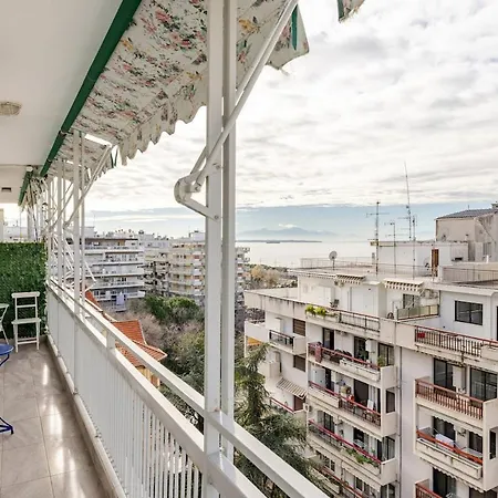 Vintage Art On The Sea Apartment *
