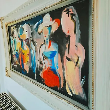 Apartment Vintage Art On The Sea