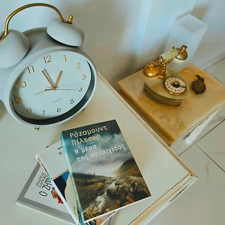 Vintage Art On The Sea Apartment *