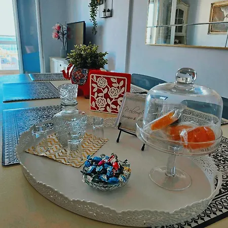 Vintage Art On The Sea Apartment Thessaloniki