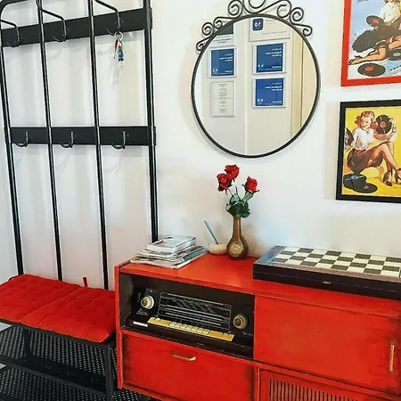 Vintage Art On The Sea Apartment