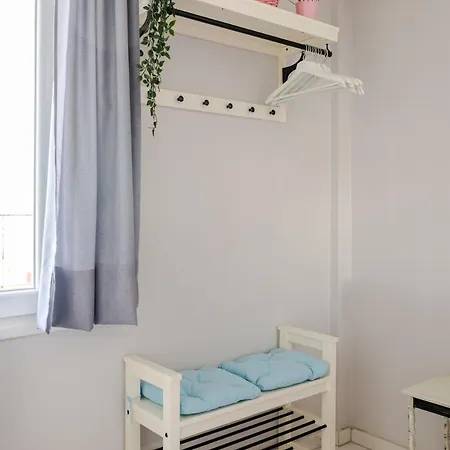 Vintage Art On The Sea Apartment